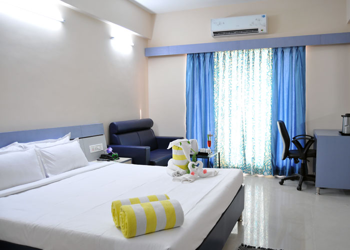 Stay At Shegaon - Though the hotel is little far from the Segaon, we did not bother much as we had our vehicle to reach Shegaon. It is in the heart of the town and you can find all essentials close by,should you need anything.